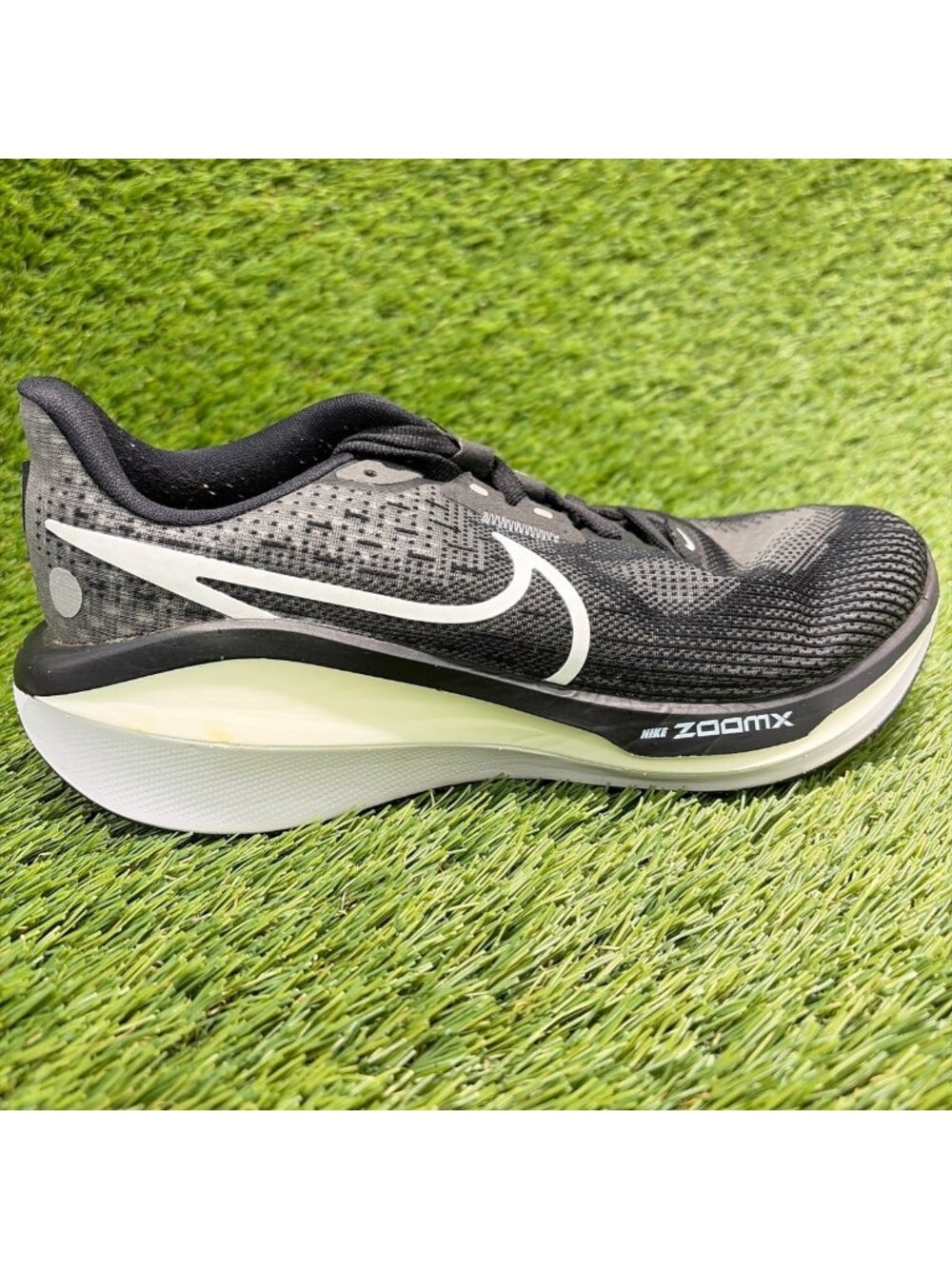 Nike Vomero 17 Womens Size 6 Black White Athletic Running Walking Shoes Sneakers